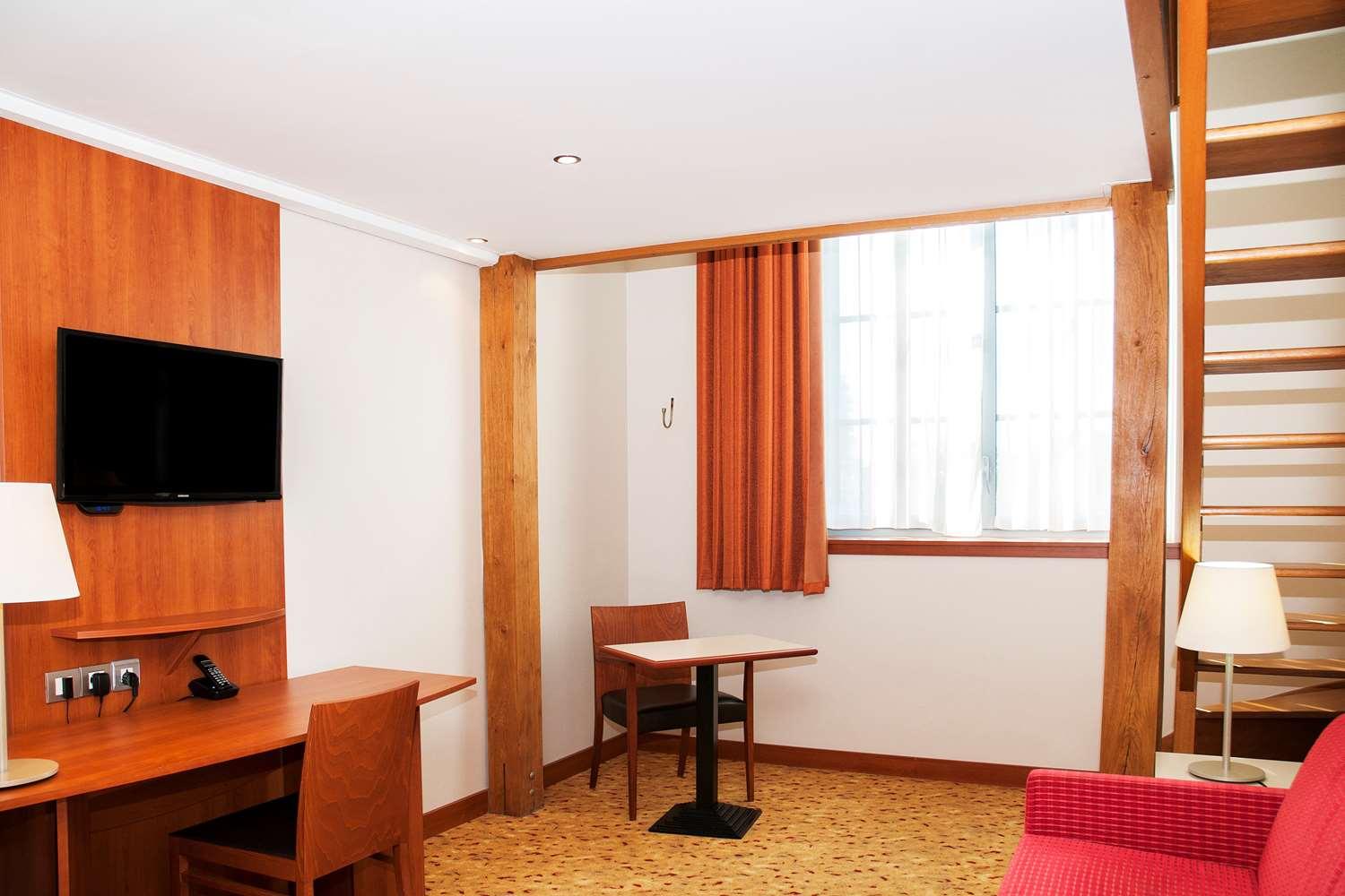Best Western Plus Hotel Colbert Châteauroux Εξωτερικό φωτογραφία