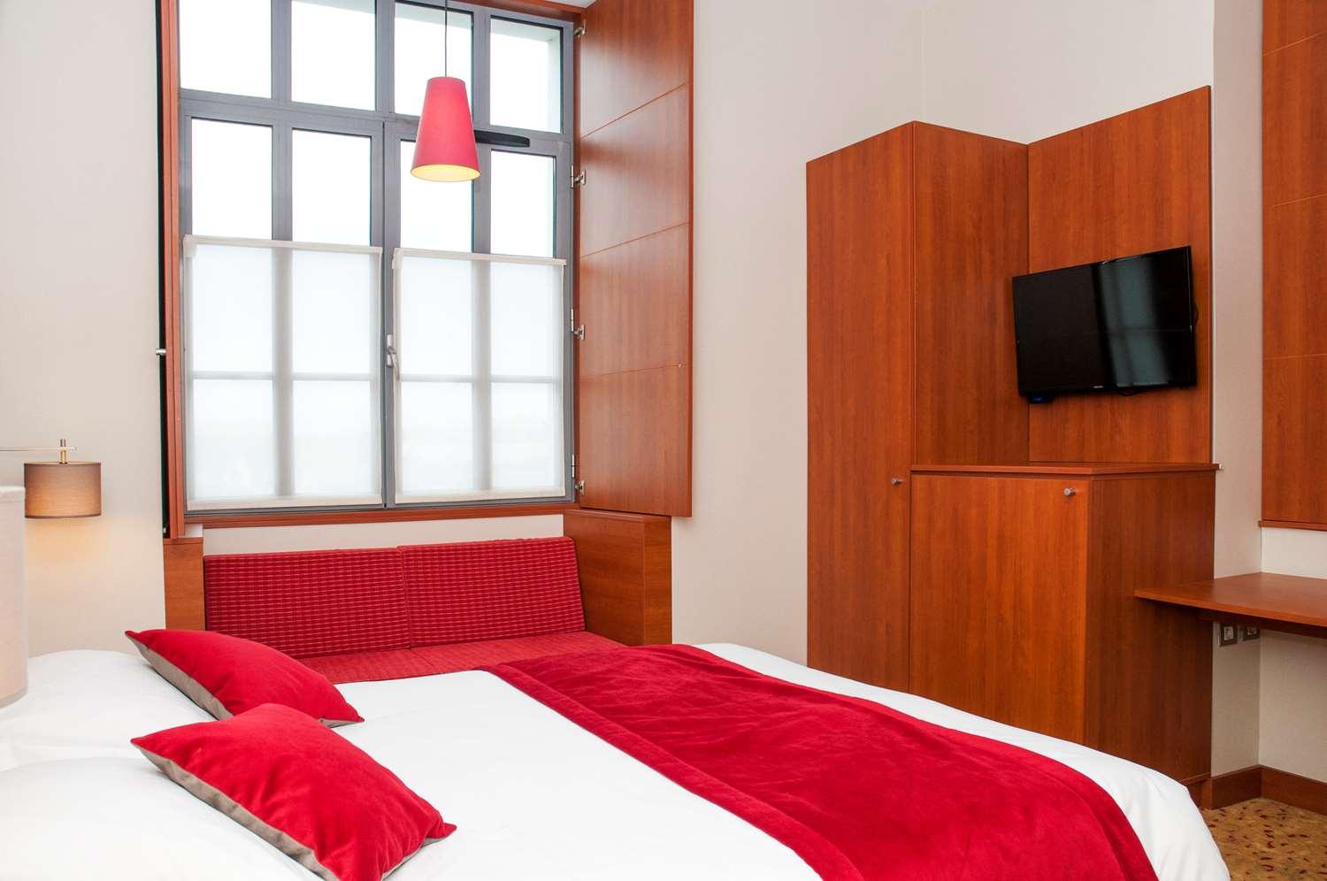 Best Western Plus Hotel Colbert Châteauroux Εξωτερικό φωτογραφία
