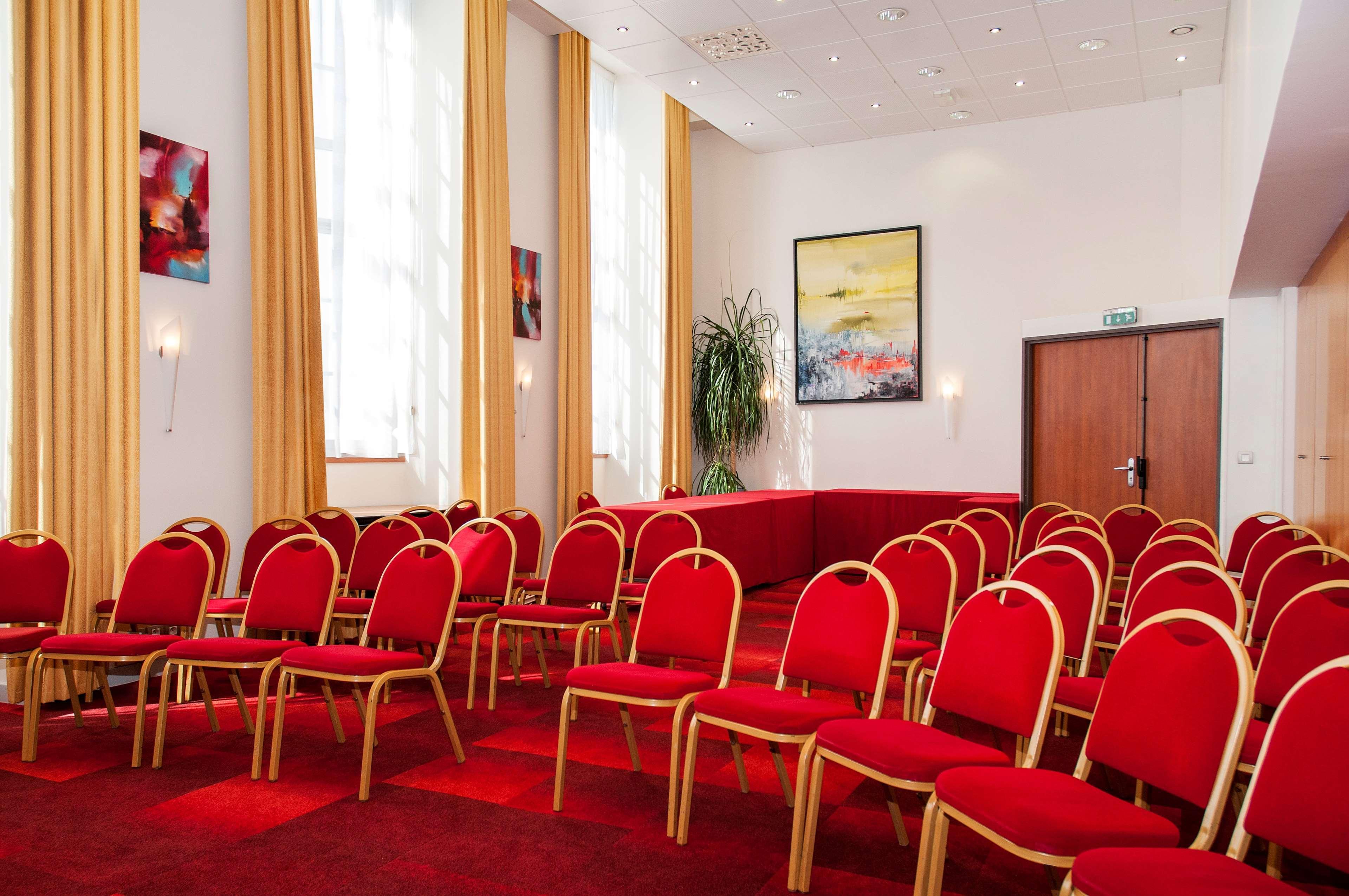 Best Western Plus Hotel Colbert Châteauroux Εξωτερικό φωτογραφία