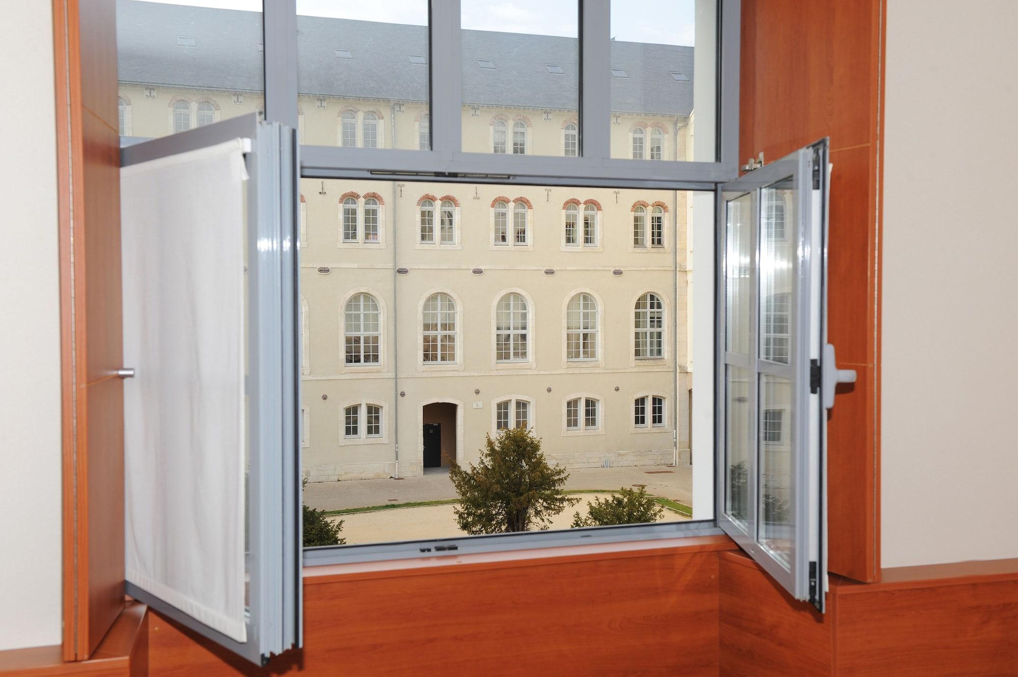 Best Western Plus Hotel Colbert Châteauroux Εξωτερικό φωτογραφία