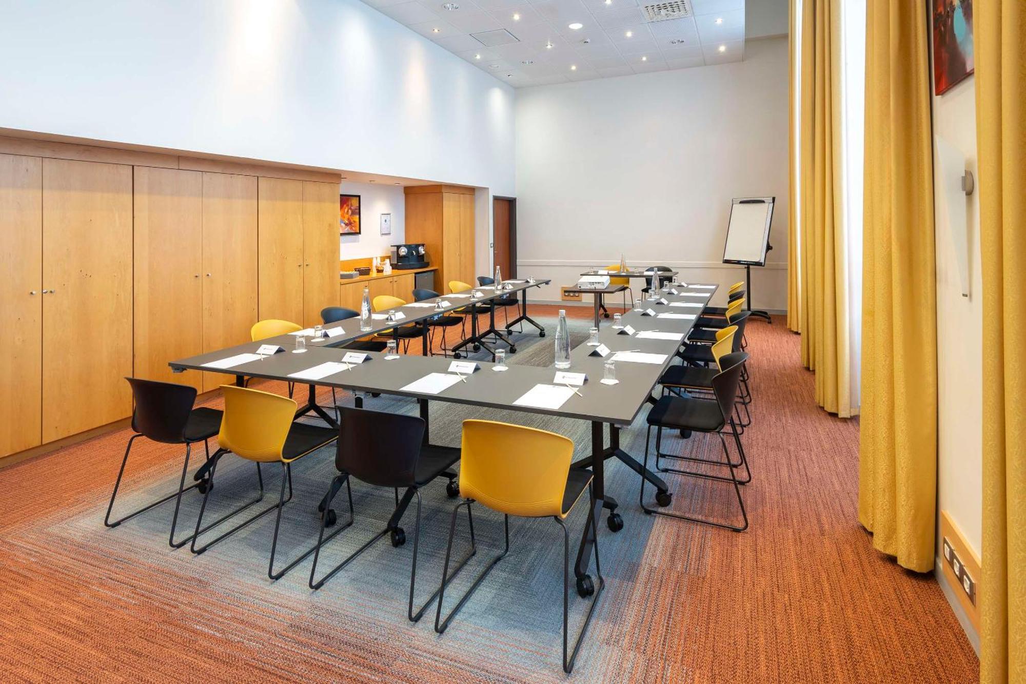 Best Western Plus Hotel Colbert Châteauroux Εξωτερικό φωτογραφία