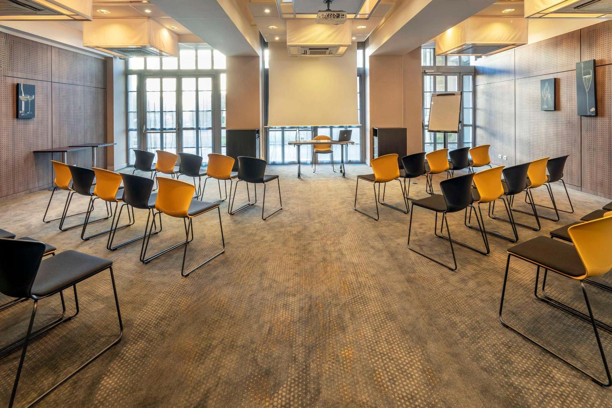 Best Western Plus Hotel Colbert Châteauroux Εξωτερικό φωτογραφία